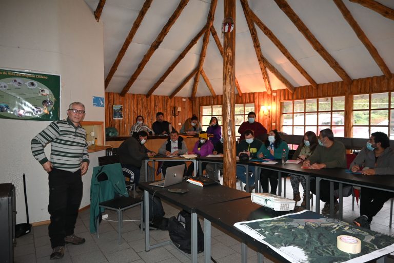 Programa de Investigación Pesquera ejecutó taller sobre manejo y conservación de área marina costera en Aysén